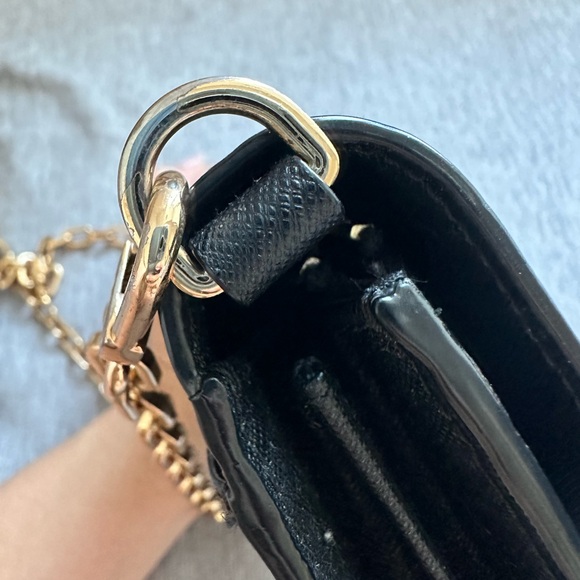 Tory Burch Leather Chain-Link Crossbody Bag - Picture 15 of 16